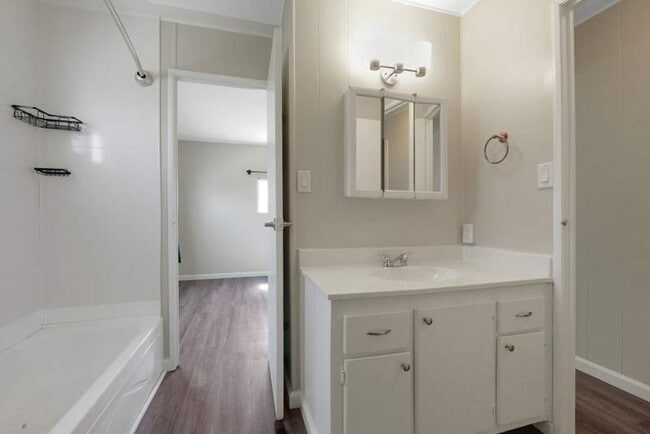 Building Photo - 22 Dahlberg Dr