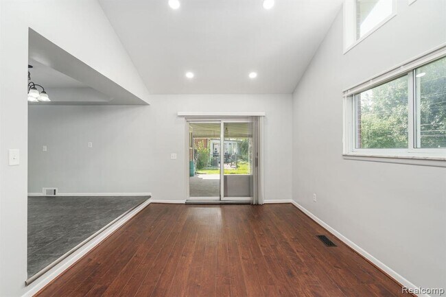 Building Photo - 13103 Iowa Dr