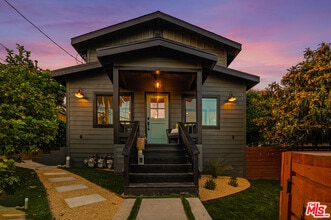 Building Photo - 2217 Scott Ave