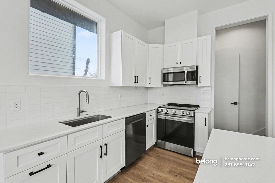 Building Photo - 203 Danna Ln