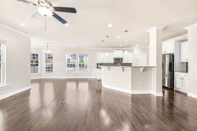 Building Photo - 8608 Lavender Pl