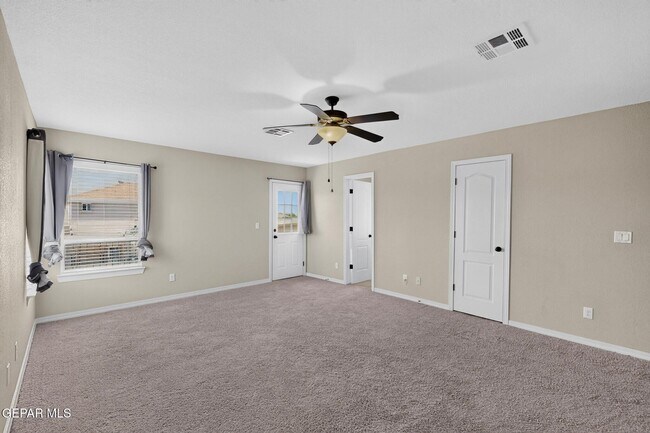 Building Photo - 14613 Sunny Land Ave
