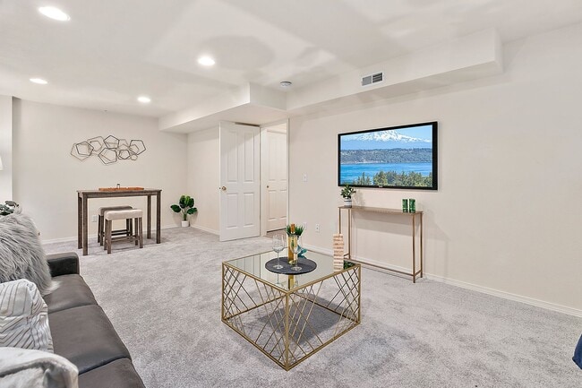 Building Photo - 3bd/2.5ba Bellevue Condo