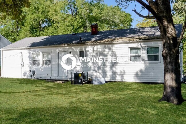 Building Photo - 3 Bedroom Pet-Friendly Home in Grandview, MO with Main Street Renewal