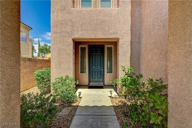 Building Photo - 2556 Sturrock Dr