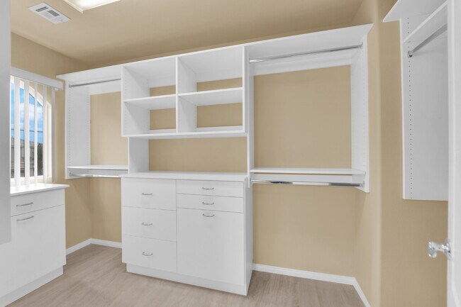 Building Photo - Beautiful 3 Bedroom Home!