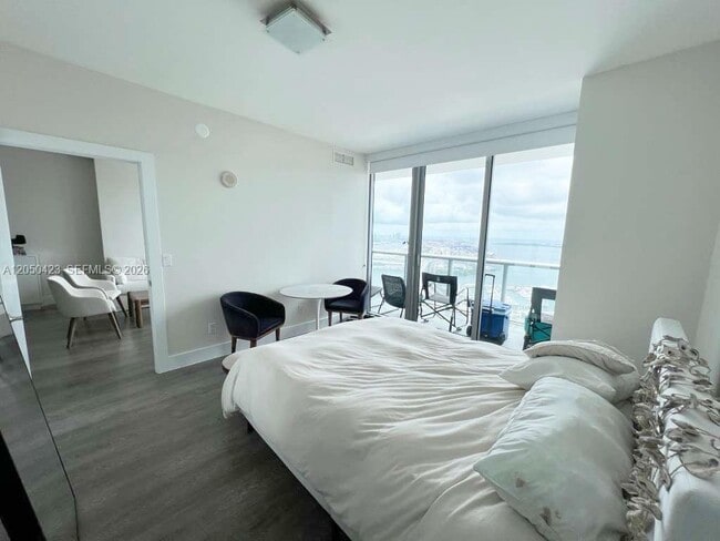 Building Photo - 888 Biscayne Blvd