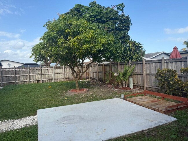 Building Photo - 26553 SW 125th Ct