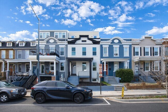 Building Photo - 3552 Warder St NW