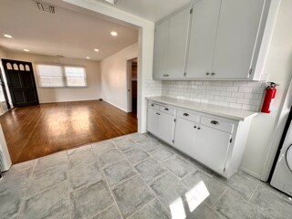 Building Photo - 10662 Shoshone Ave