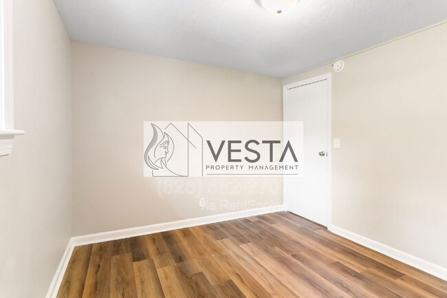 Building Photo - 26 Reid St