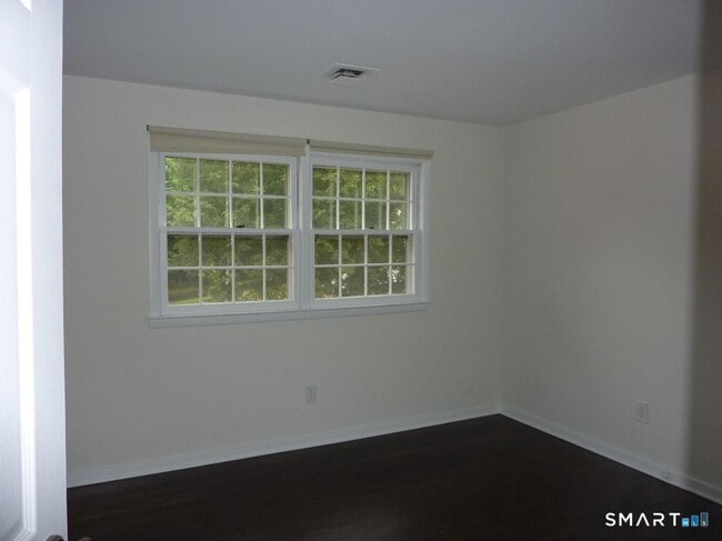 Building Photo - 62 Heritage Hill Rd