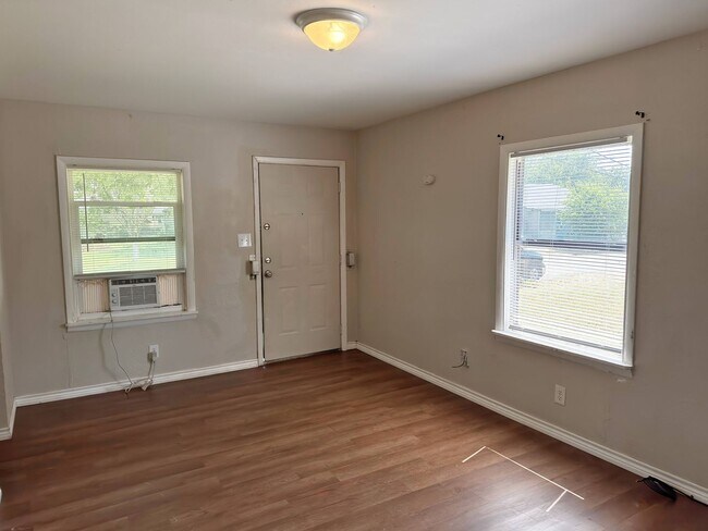 Building Photo - 1401 Fillmore St