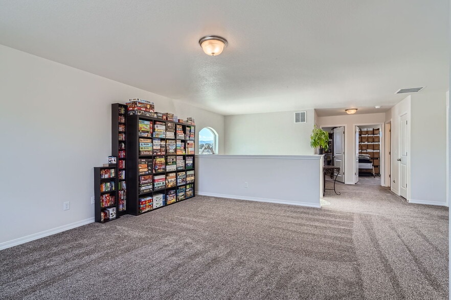 Building Photo - 8207 Basaltic Dr