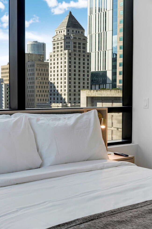 Building Photo - 225 N Miami Ave