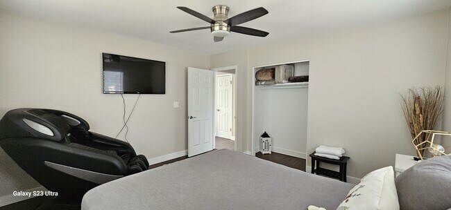 Building Photo - 2280 N Southern Hills Dr