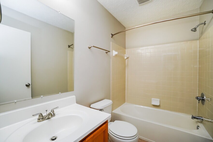 Building Photo - 2965 Brookwell Dr