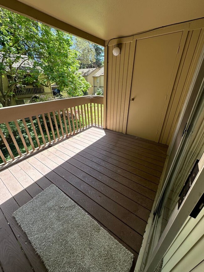 Building Photo - 2 bedroom, 1 bath condo in Mountain View