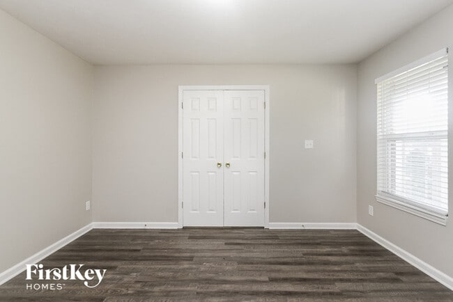 Building Photo - 5671 W Woodview Trail