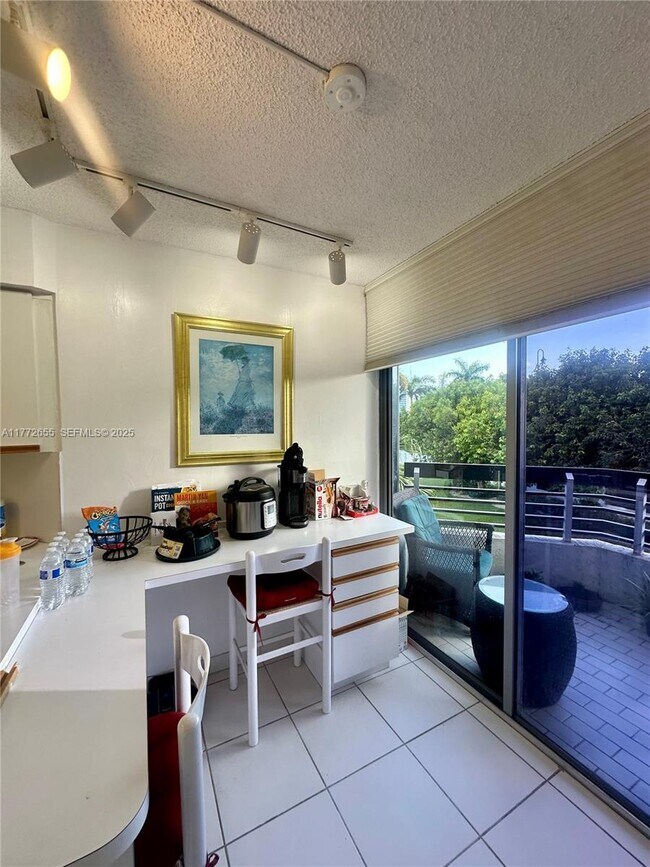 Building Photo - 19101 Mystic Pointe Dr