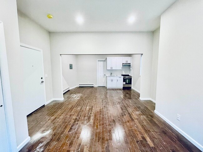 Building Photo - 1607 Kerrigan Ave