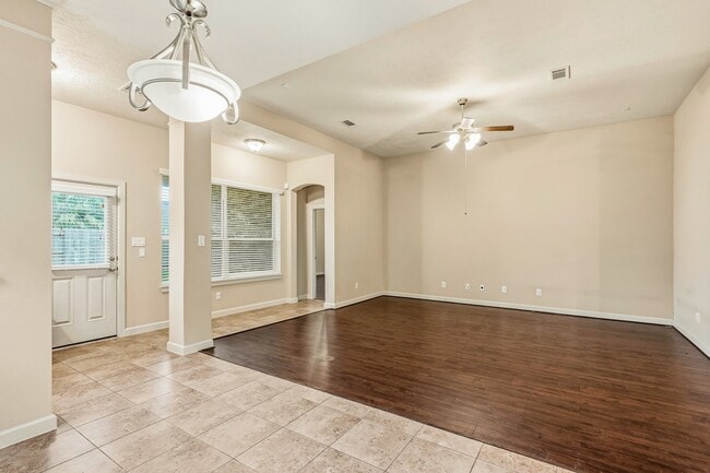 Building Photo - 18315 E Willow Oak Bend Dr