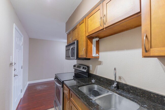 Building Photo - Beautiful 1 BR / 1 BA Home for Rent