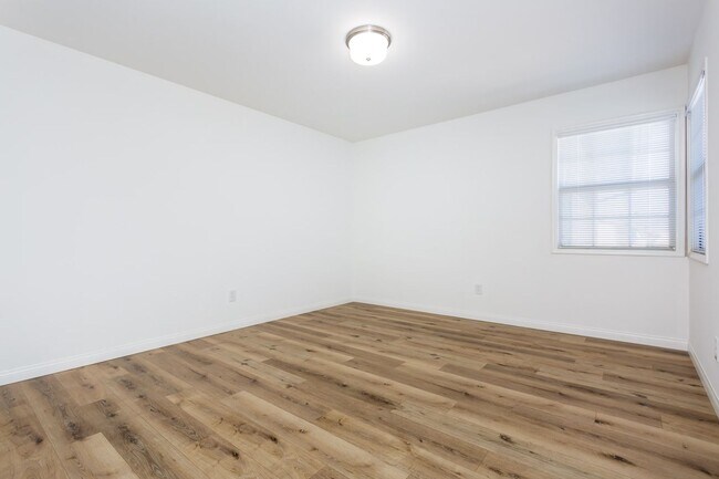 Building Photo - La Mesa Charmer with Mount Helix Views!