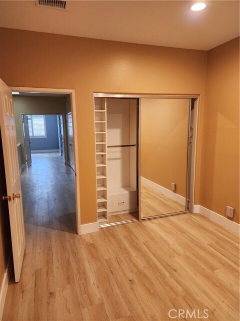 Building Photo - 3410 E Glastonbury Ln