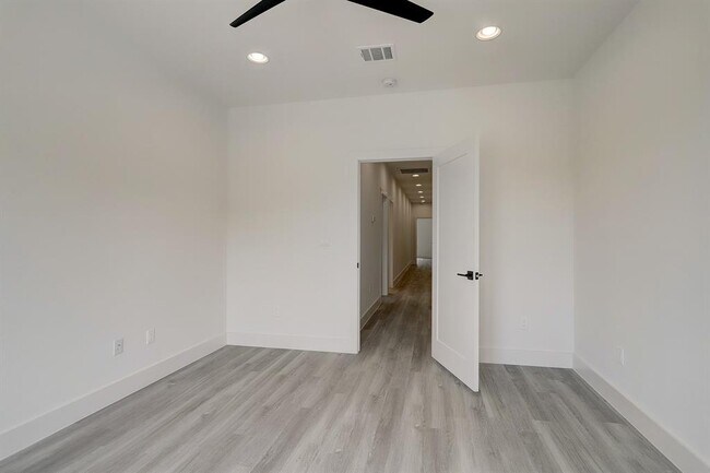 Building Photo - 4304 Sondick Ct