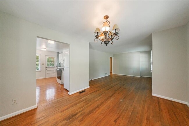 Building Photo - 893 Willivee Dr