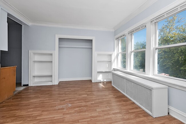 Interior Photo - 7956 S Normal Ave