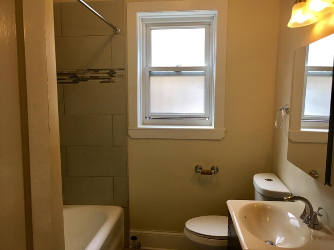 Building Photo - 4823 N Springfield Ave