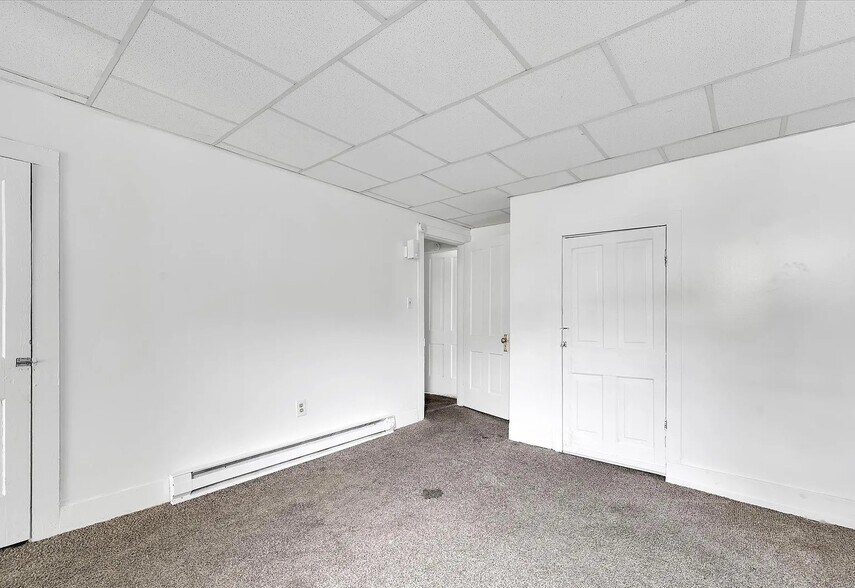 Building Photo - 18 S Lehigh St