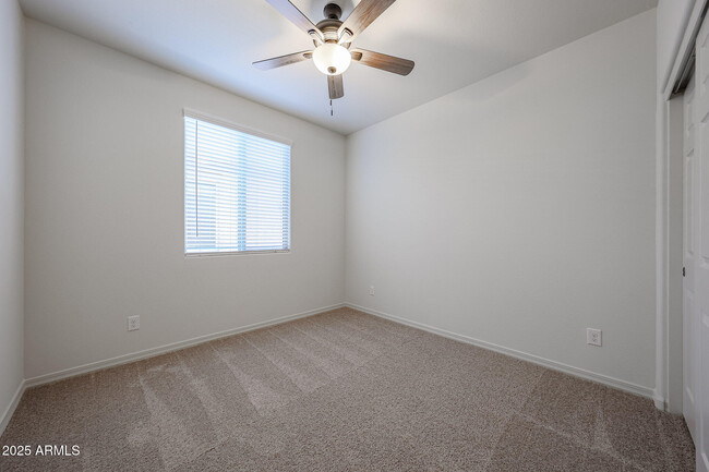 Building Photo - 25345 N 172nd Dr