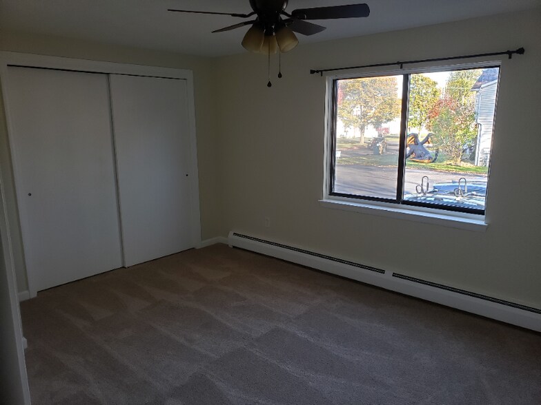 Building Photo - 1119 Farnsworth Ave