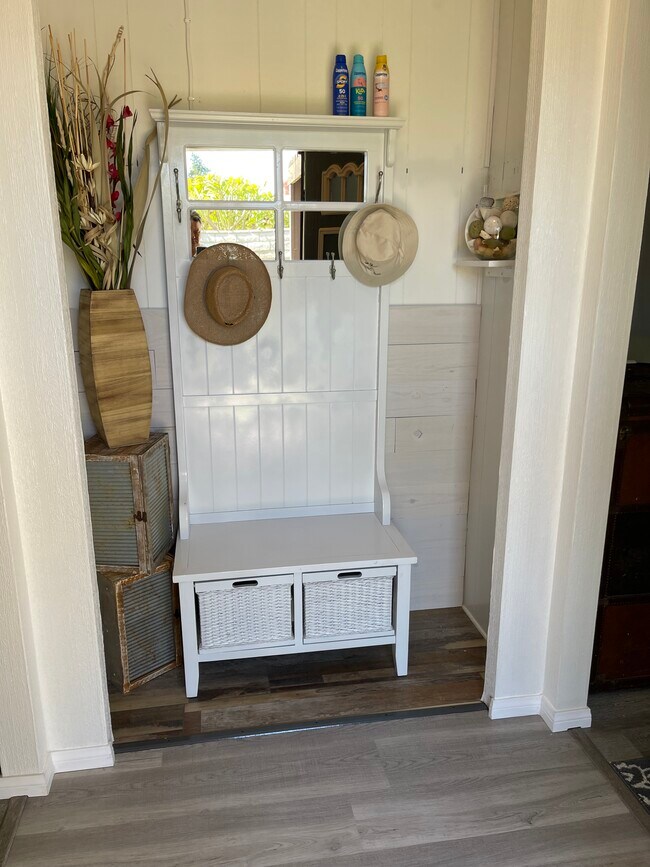 Building Photo - 35239 Bandana Cir