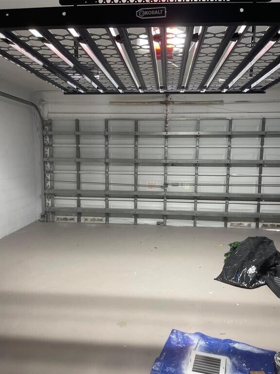 Building Photo - 4135 Eastridge Cir