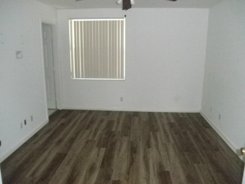 Building Photo - 798 Summit Lake Dr