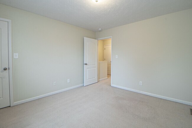 Building Photo - 916- A Charlotte Street