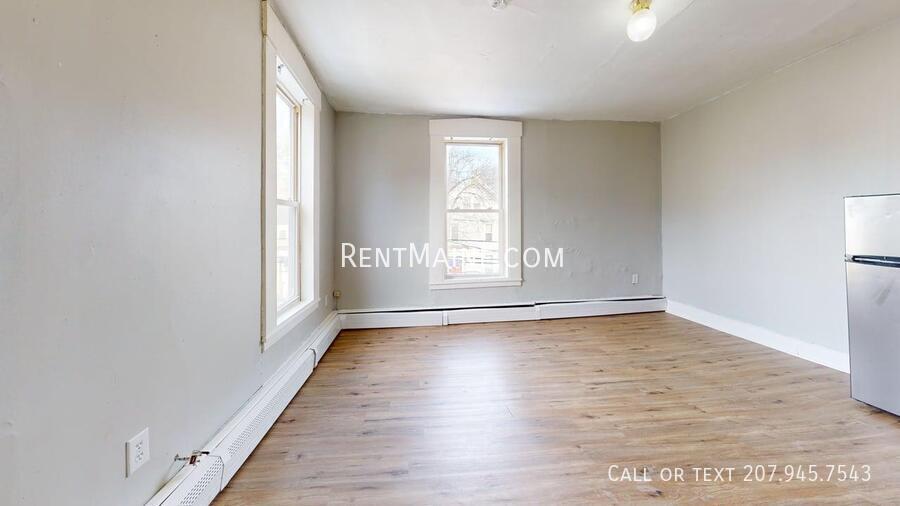 Building Photo - 76 Court St