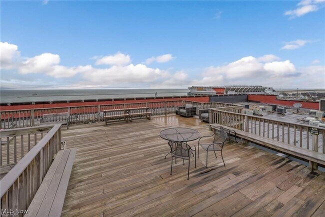 Building Photo - 1133 W 9th St