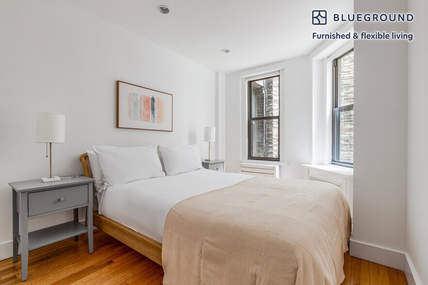 Building Photo - 10 W 65th St