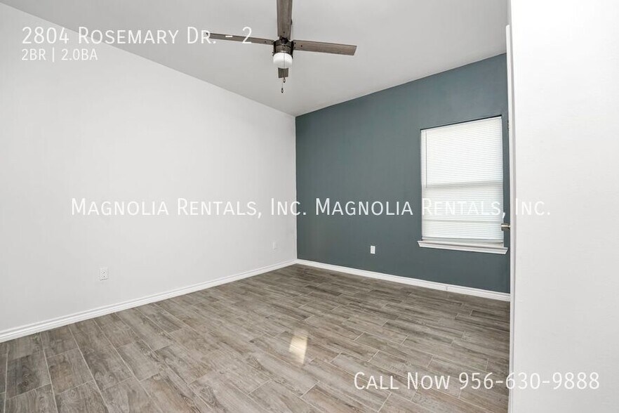 Building Photo - 2804 Rosemary Dr