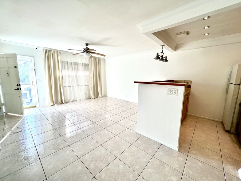 Building Photo - 467 Golden Isles Dr