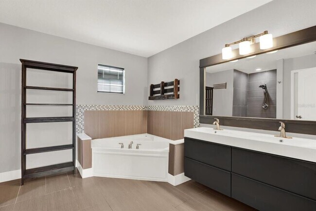 Building Photo - 9303 Logwood Ct