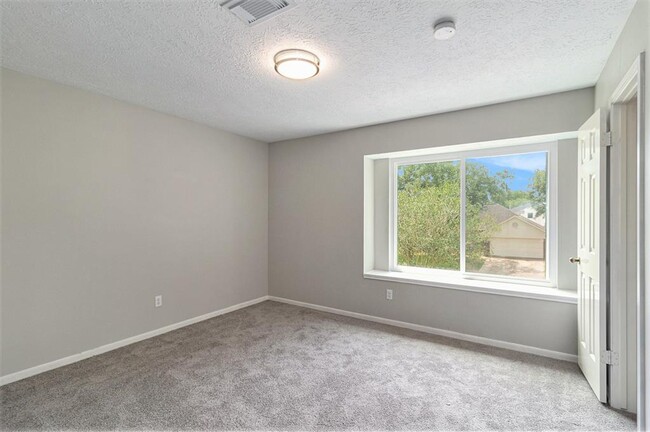 Building Photo - 6822 Lost Thicket Dr