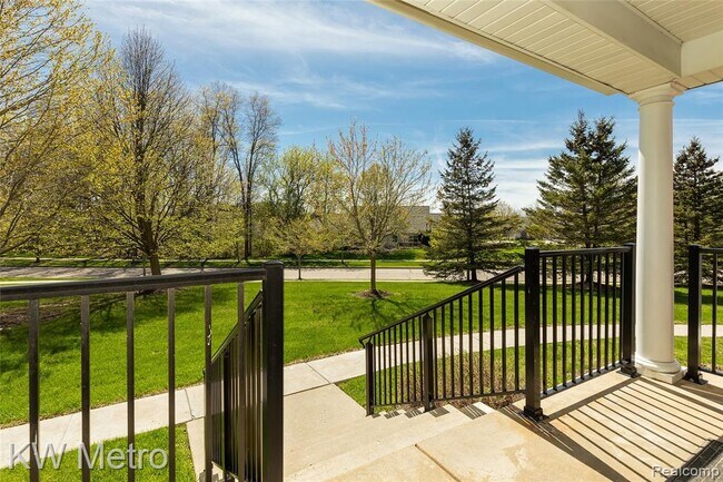 Building Photo - 788 Eagle Dr