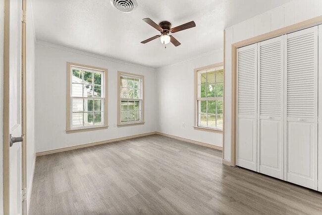 Building Photo - 1814 S 5th St