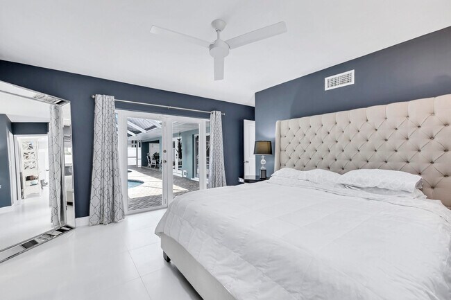 Building Photo - 836 NE 72nd St